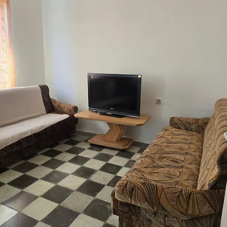Gilda Cozy Apartment, In The Center Of Lejlighed Lushnjë